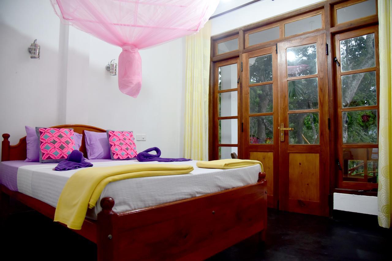 Mango Shadow Inn Елла Екстер'єр фото