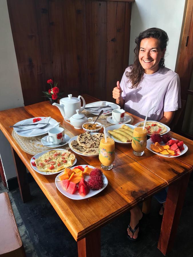 Mango Shadow Inn Елла Екстер'єр фото